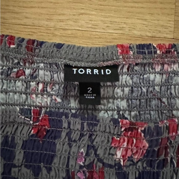 Torrid Challis Cold Shoulder Smocked Babydoll Blouse - Picture 5 of 6